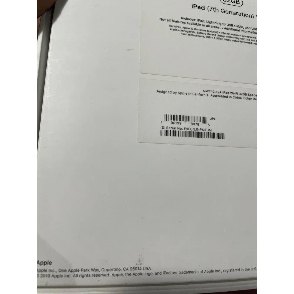 Apple iPad 7th Gen 32GB Space Gray Wi-Fi A2197 10.2
